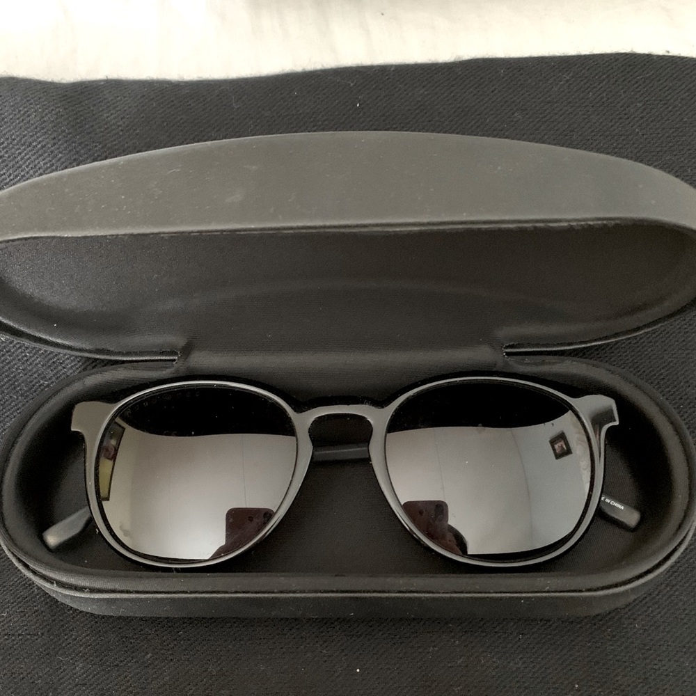 🔥🖤🖤Hugo Boss Sunglasses🕶🔥